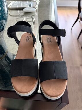 TOMS Diana Sandal — 7.5M — Just like New!